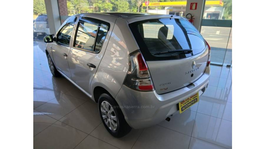 RENAULT - SANDERO - 2013/2014 - Prata - Sob Consulta