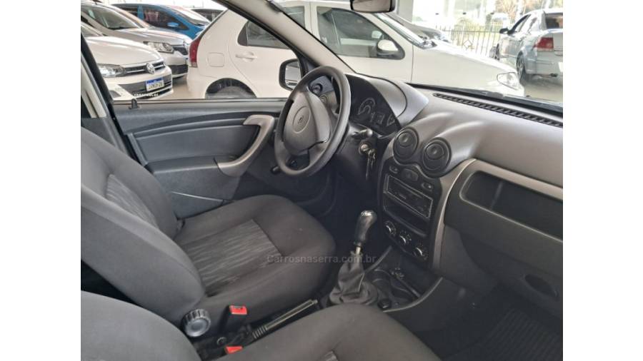 RENAULT - SANDERO - 2013/2013 - Preta - Sob Consulta