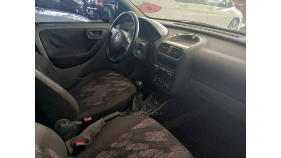 CHEVROLET - CORSA - 2004/2005 - Prata - Sob Consulta