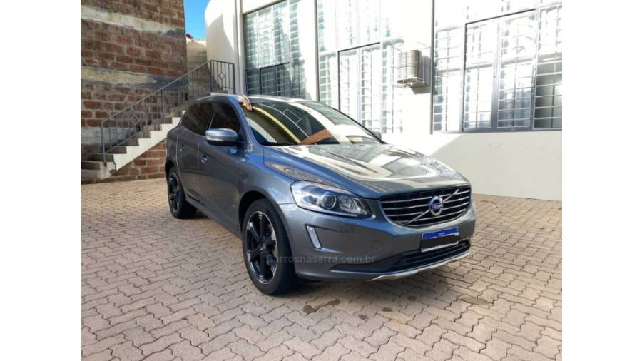 VOLVO - XC60 - 2016/2017 - Cinza - R$ 150.000,00