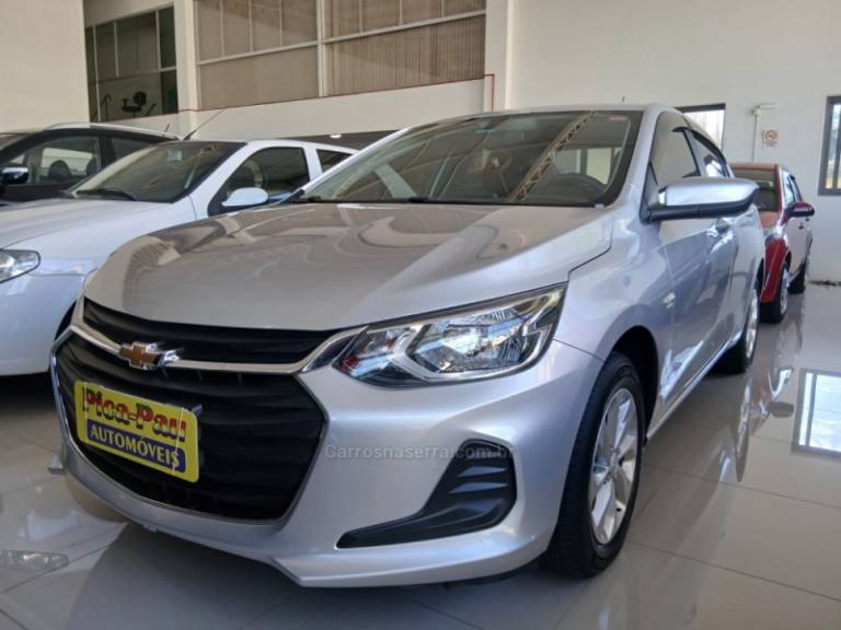 CHEVROLET - ONIX - 2022/2023 - Prata - Sob Consulta
