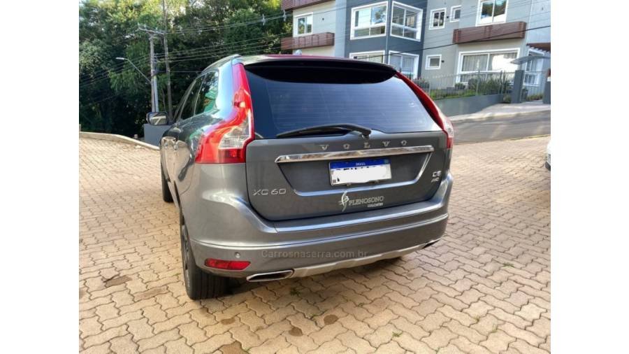 VOLVO - XC60 - 2016/2017 - Cinza - R$ 150.000,00