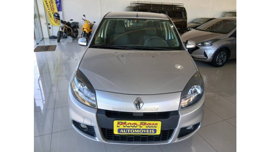 RENAULT - SANDERO - 2013/2014 - Prata - Sob Consulta