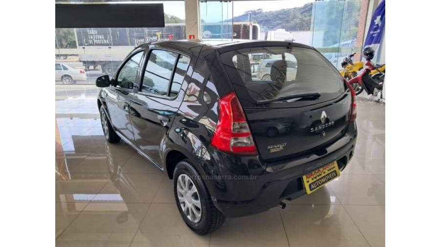 RENAULT - SANDERO - 2013/2013 - Preta - Sob Consulta