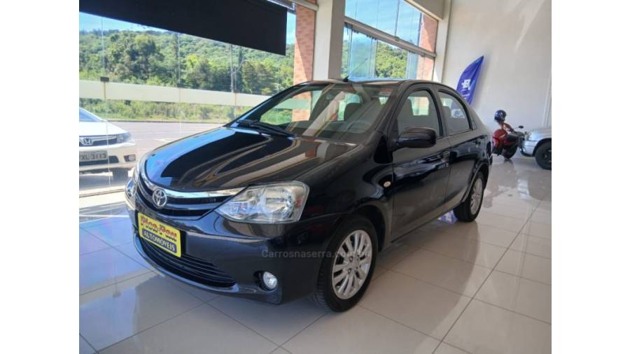 TOYOTA - ETIOS - 2013/2013 - Preta - Sob Consulta