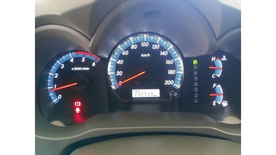TOYOTA - HILUX SW4 - 2013/2013 - Prata - R$ 152.000,00